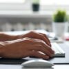 7 упражнений для рук и запястий при постоянной работе за клавиатурой